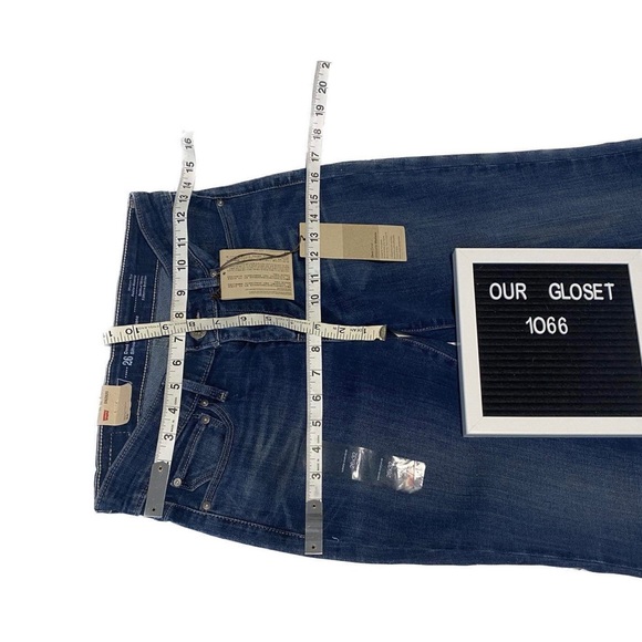 LEVI's, NWT, DEMI CURVE, Modern Rise, Bootcut Skinny Jeans. 25X32 inseam. - Picture 7 of 7